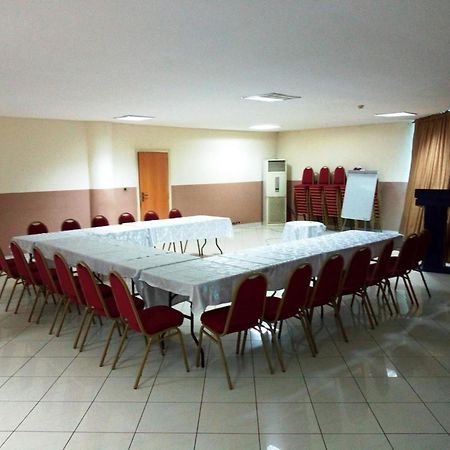 Room In Lodge - Golden Royale Hotel Ενούγκου Εξωτερικό φωτογραφία